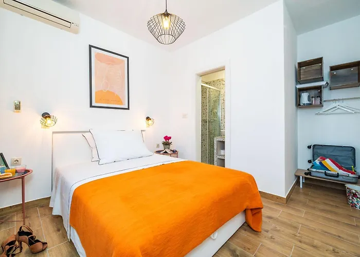 Jele Rooms 1