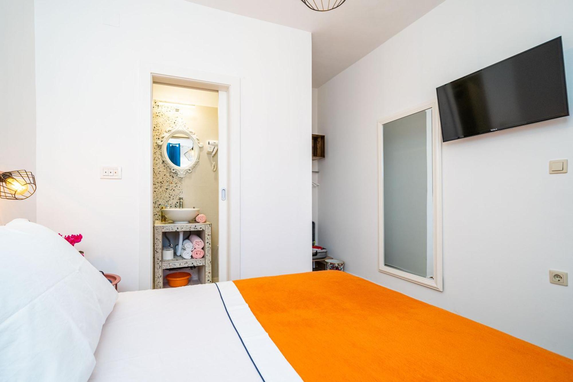 Guest house Jele 1 *