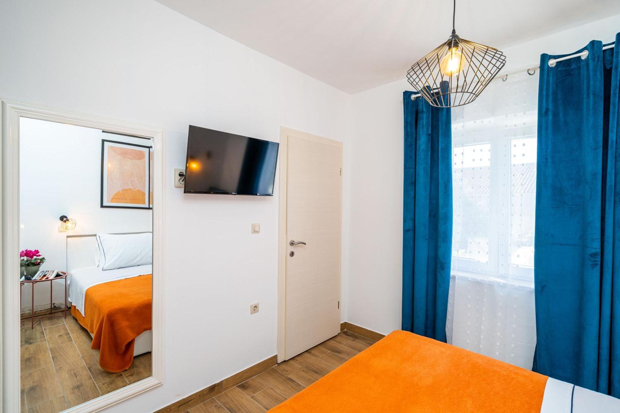 Guest house Jele 1 *