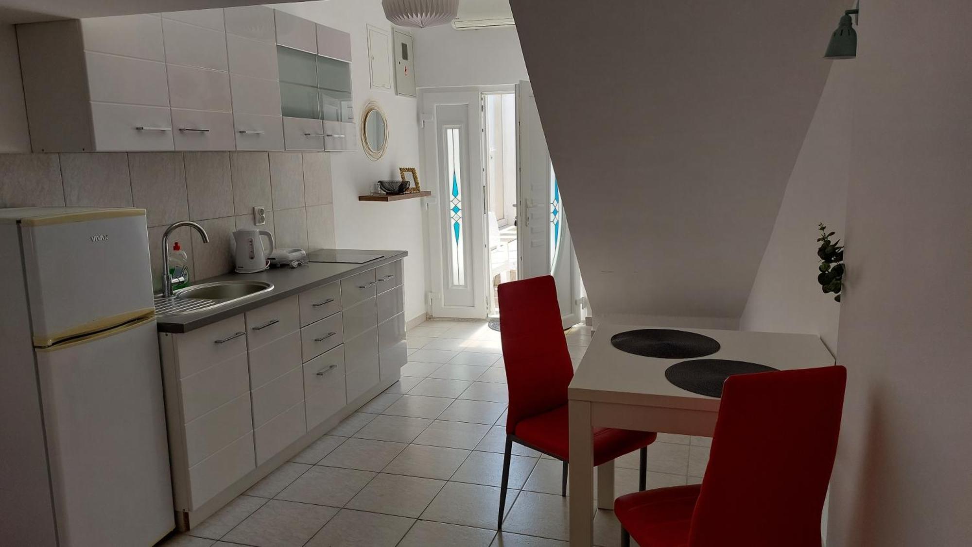 Guest house Jele 1 *